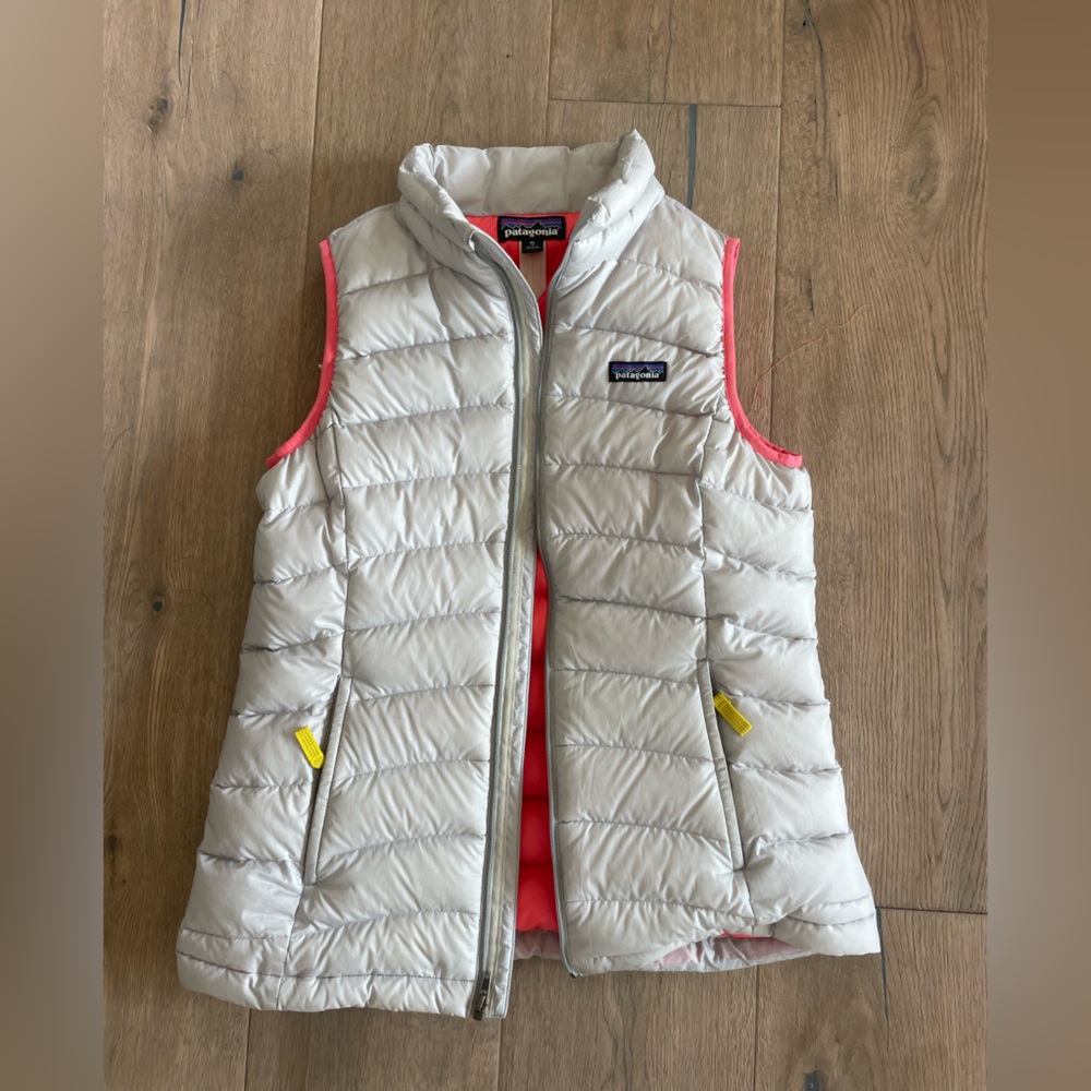 Patagonia White Vest with Pink Lining